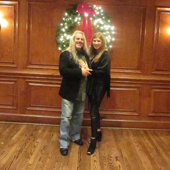 Meet your Posher, Claudia - Picture 1 of 2